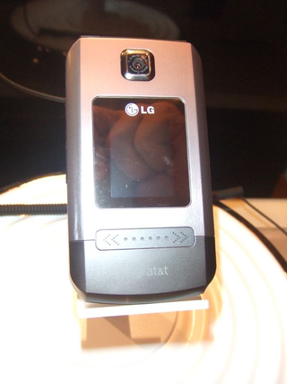 Illustration for article titled LG's Trax Phone